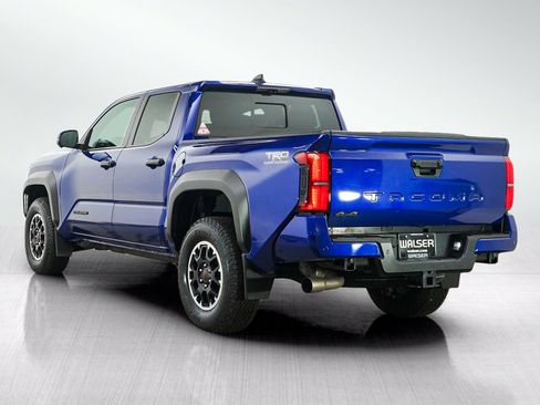 Used 2024 Toyota Tacoma TRD Off-Road w/ TRD Off Road Premium Package AWD/4WD image 5