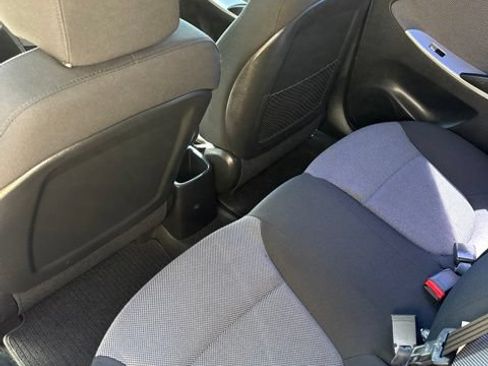 Used 2012 Hyundai Accent GS FWD image 16