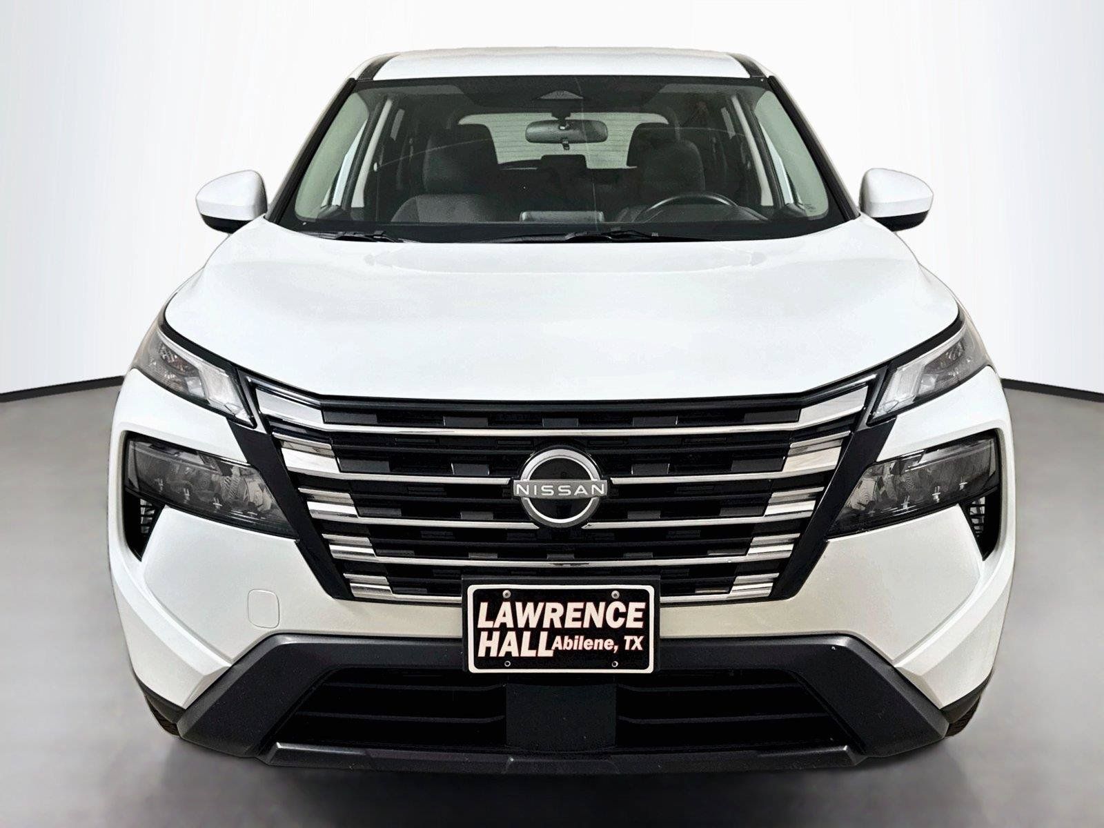 Used 2025 Nissan Rogue SV FWD image 2
