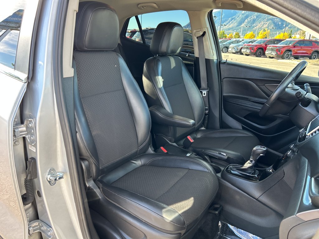 Used 2021 Buick Encore Preferred FWD image 17