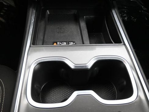 Used 2025 GMC Acadia Elevation FWD image 19