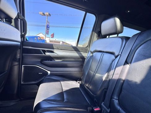 Used 2022 Jeep Wagoneer Series I image 18