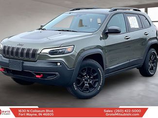 Used 2019 Jeep Cherokee Trailhawk video 1