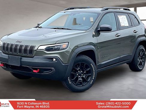 Used 2019 Jeep Cherokee Trailhawk image 1