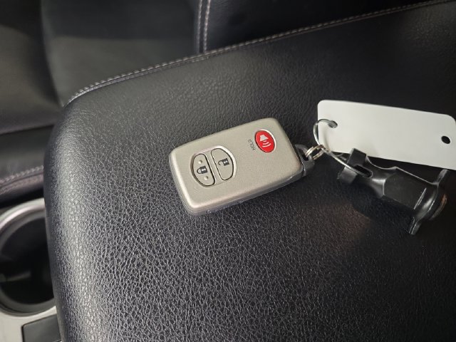 Used 2018 Toyota 4Runner Limited AWD/4WD image 28