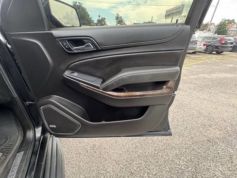 Used 2018 Chevrolet Suburban LT image 42