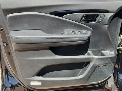 Used 2023 Honda Passport Elite image 15