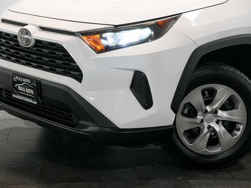 Used 2020 Toyota RAV4 LE FWD image 10