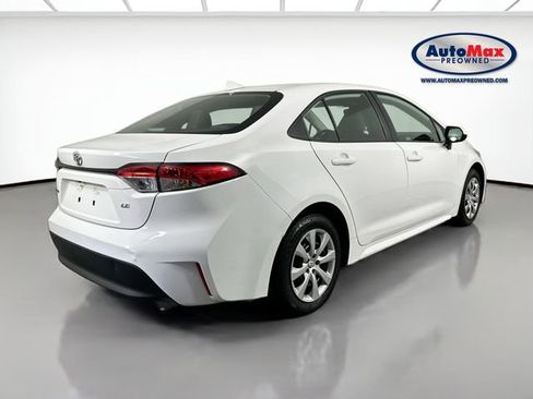 Used 2025 Toyota Corolla LE image 2