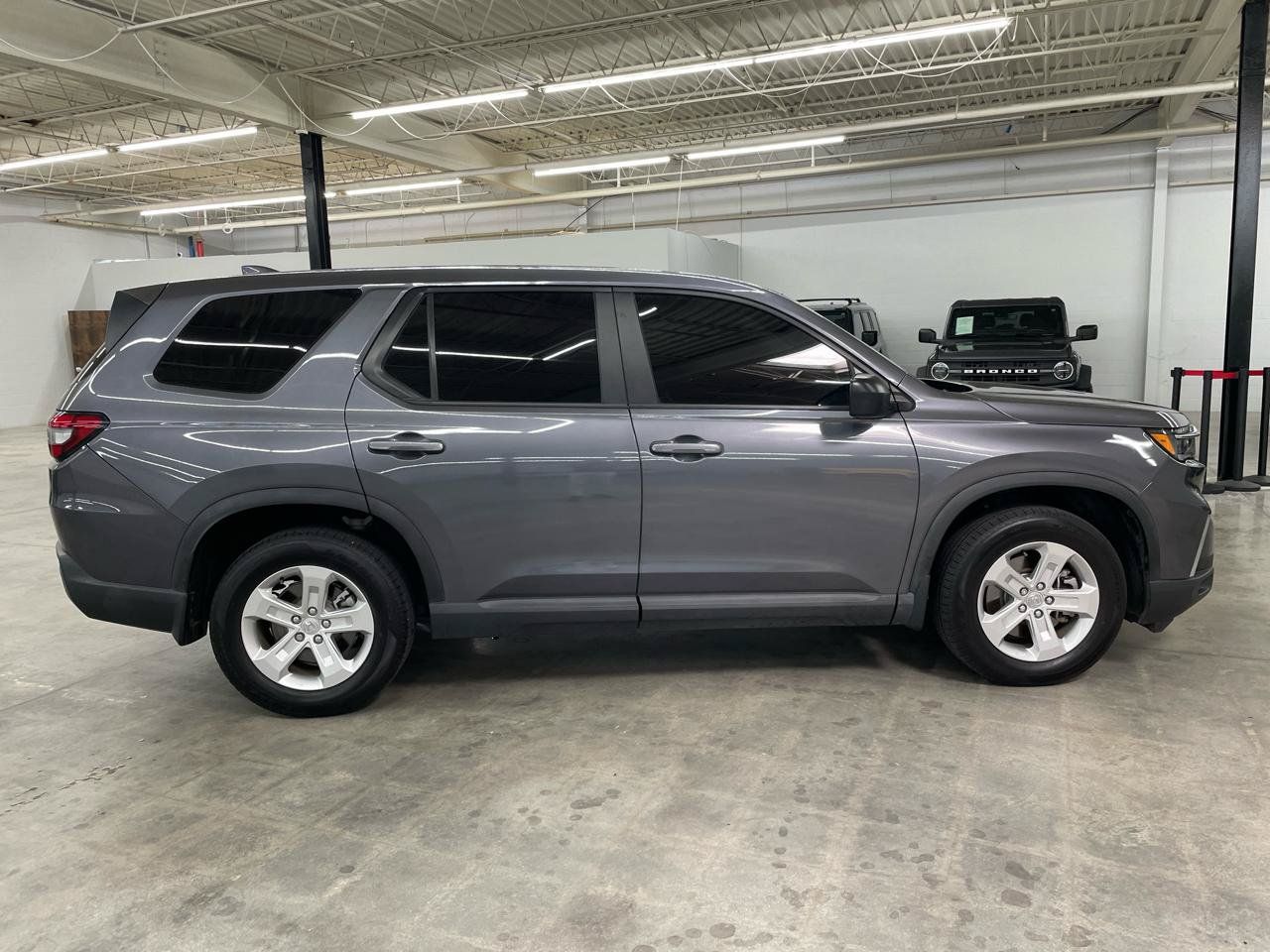 Used 2023 Honda Pilot LX image 6