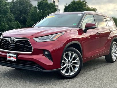 Used 2023 Toyota Highlander Limited