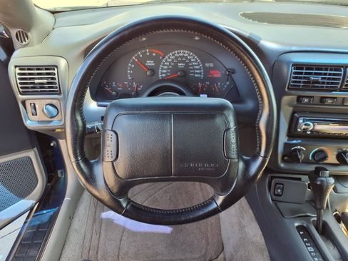 Used 1997 Chevrolet Camaro Z28 RWD image 23