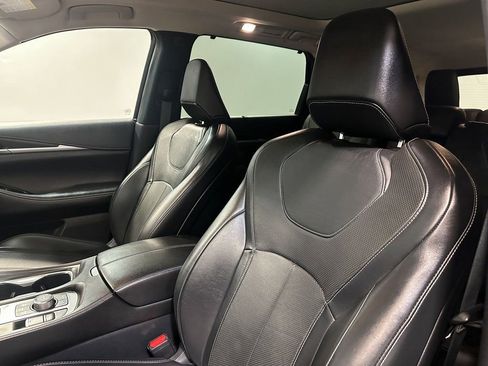 Used 2022 INFINITI QX60 Sensory image 8