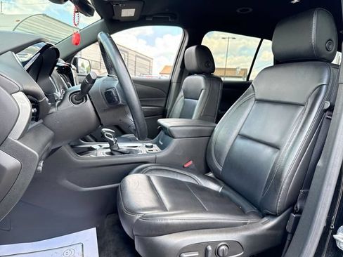 Certified 2023 Chevrolet Traverse LT w/ LT Premium Package AWD/4WD image 11