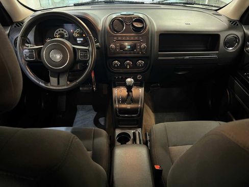 Used 2014 Jeep Patriot Latitude w/ Sun/Sound Group image 10