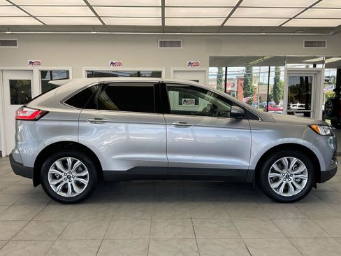 Used 2021 Ford Edge Titanium AWD/4WD image 4