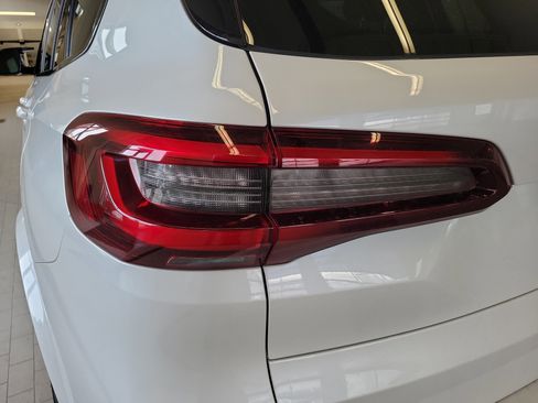 Used 2021 BMW X5 M w/ Competition Package image 11