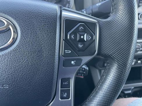 Used 2022 Toyota Tacoma SR5 image 32
