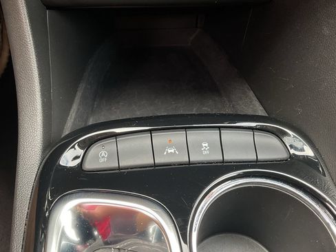 Used 2025 Buick Encore GX Preferred FWD image 19