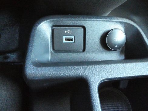 Used 2023 Ford Transit Connect XL image 17