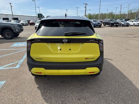 New 2026 Nissan Kicks SR w/ SR Premium Package image 6