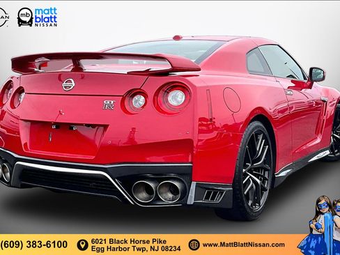 Used 2017 Nissan GT-R Premium w/ Premium Interior Package AWD/4WD image 12