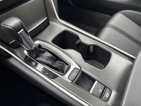 Used 2020 Honda Accord EX image 31