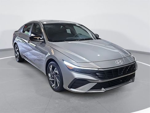 New 2025 Hyundai Elantra Sport image 3