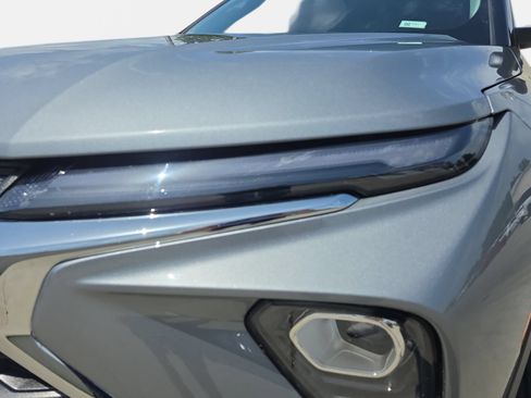 Used 2025 Chevrolet TrailBlazer LT AWD/4WD image 28