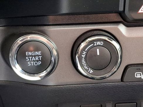 Certified 2022 Toyota Tacoma TRD Off-Road image 25