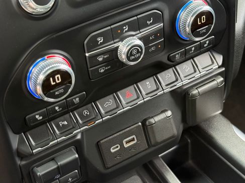 Used 2019 GMC Sierra 1500 AT4 w/ AT4 Premium Package AWD/4WD image 33