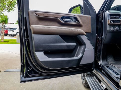 Used 2025 GMC Yukon Denali Ultimate image 39