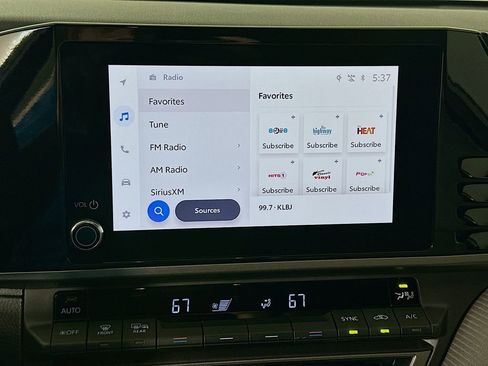 Used 2025 Toyota Camry SE image 15