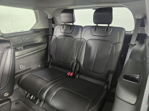 Used 2023 Jeep Grand Cherokee L Limited w/ Luxury Tech Group II AWD/4WD image 19