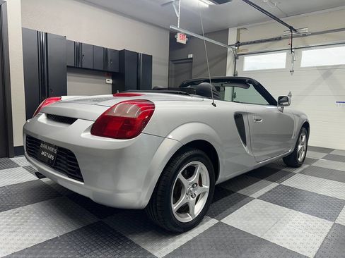 Used 2001 Toyota MR2 image 10