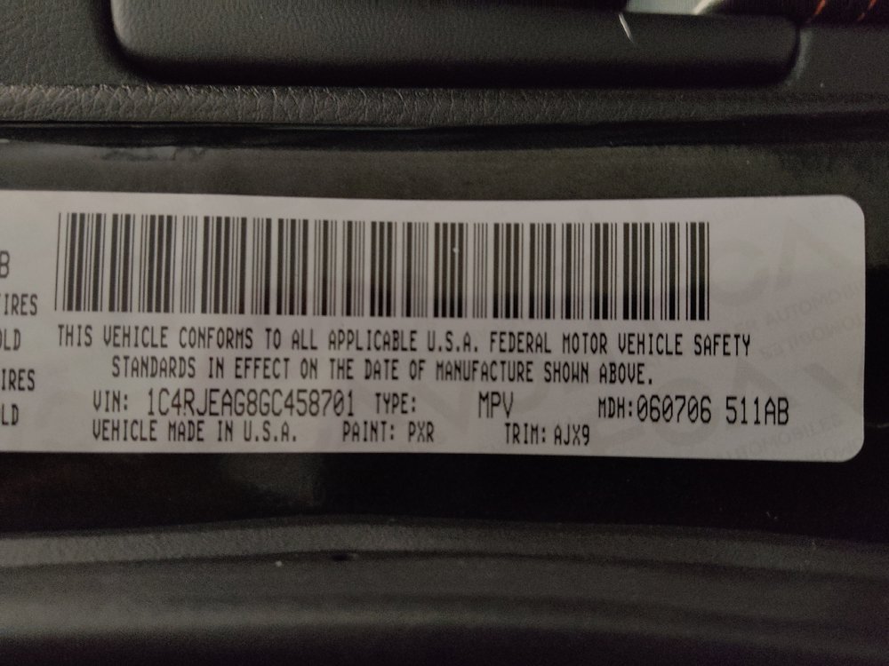 Used 2016 Jeep Grand Cherokee Laredo 75th Anniversary RWD image 33