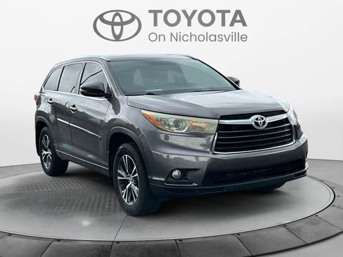 Used 2016 Toyota Highlander XLE w/ Protection Package #3 AWD/4WD image 7