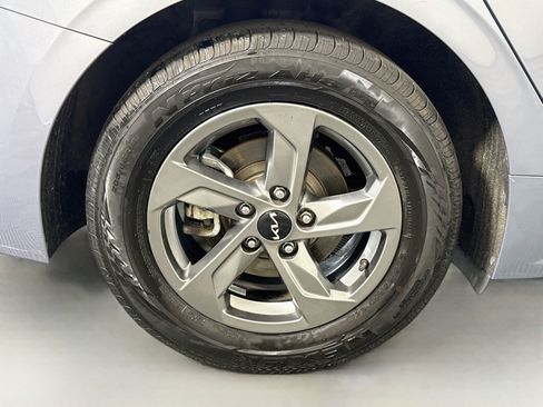 Used 2023 Kia K5 LXS FWD image 33