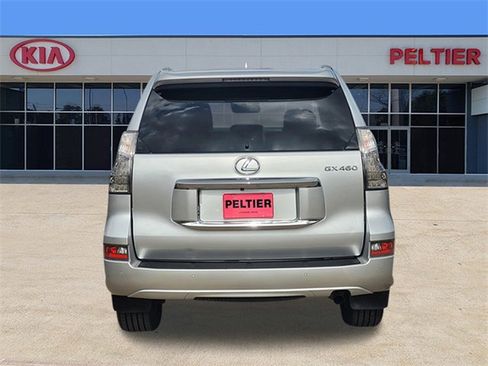 Used 2017 Lexus GX 460 image 5