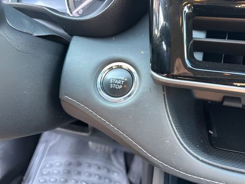 Used 2023 Toyota Highlander XLE AWD/4WD image 21