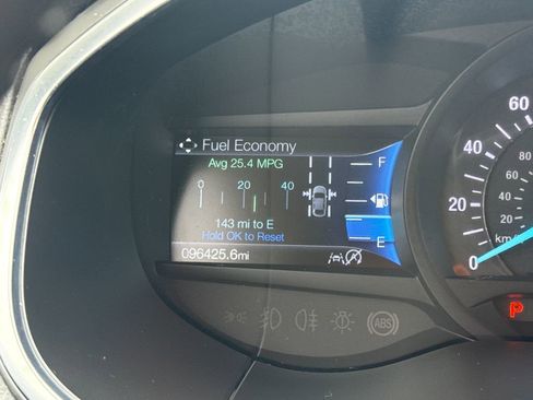 Used 2020 Ford Edge Titanium w/ Class II Trailer Tow Package AWD/4WD image 32