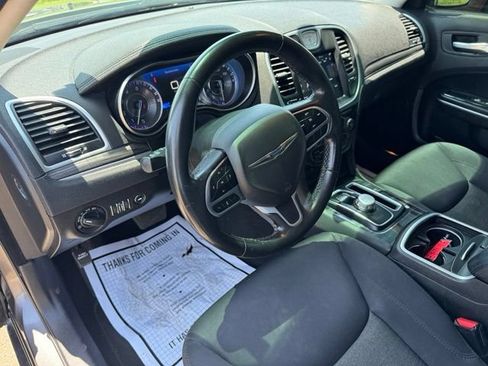 Used 2022 Chrysler 300 Touring w/ Sport Appearance Package RWD image 12