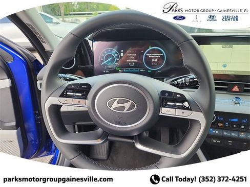 New 2025 Hyundai Elantra Limited image 25