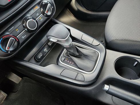 Used 2022 Kia Soul LX FWD image 12