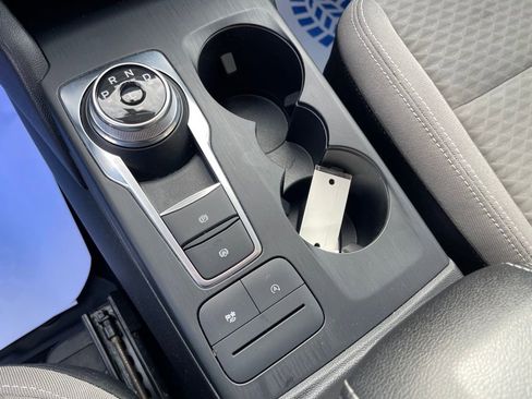 Used 2022 Ford Escape SE w/ SE Sport Appearance Package image 25