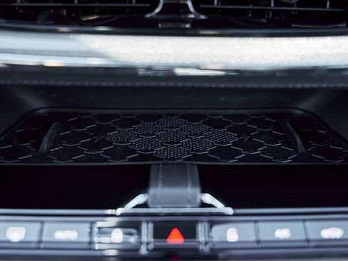 Used 2025 Aston Martin DBX 707 image 70