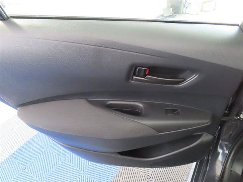 Used 2025 Toyota Corolla LE FWD image 27