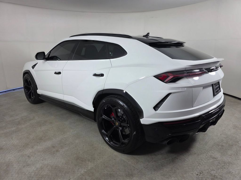 Used 2019 Lamborghini Urus AWD/4WD image 6