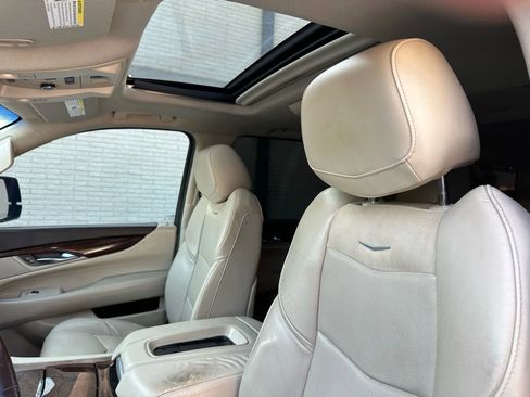 Used 2016 Cadillac Escalade ESV Luxury image 14