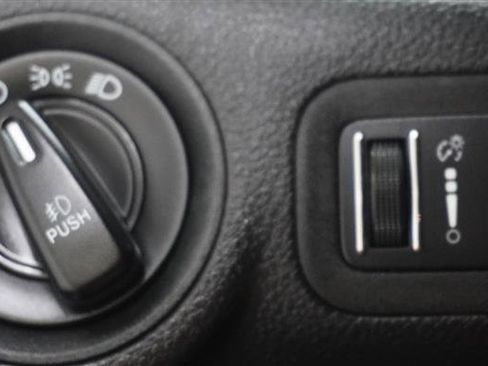 Used 2016 Dodge Journey SXT w/ Comfort/Convenience Group FWD image 23